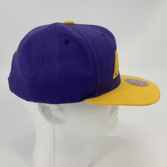 Men's Mitchell & Ness Los Angeles Lakers Purple Yellow‎ Two-Tone Snapback Hat - Picture 4 of 12